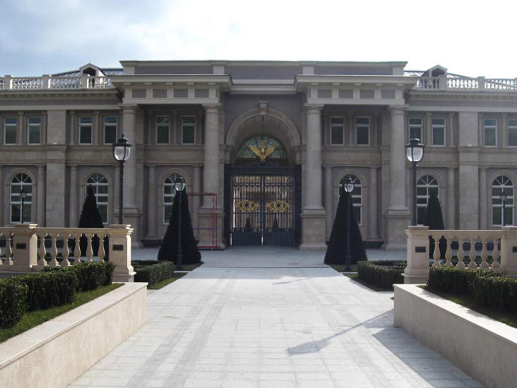 СМИ: “Дворец Путина” и его персональный курорт в Сочи строила одна фирма
