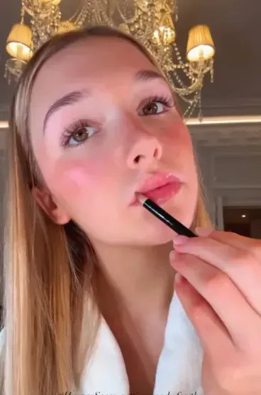 14-летняя дочь Виктории и Дэвида Бекхэм выгуляла образ в стиле нулевых Харпер, также, Виктория, Дэвида, БекхэмХарпер, часто, внимание, недавно, время, Виктории, Бекхэм, Legionmediaru, считают, признанной, БекхэмВ, возрастаХарпер, своего, взрослой, слишком, выглядеть