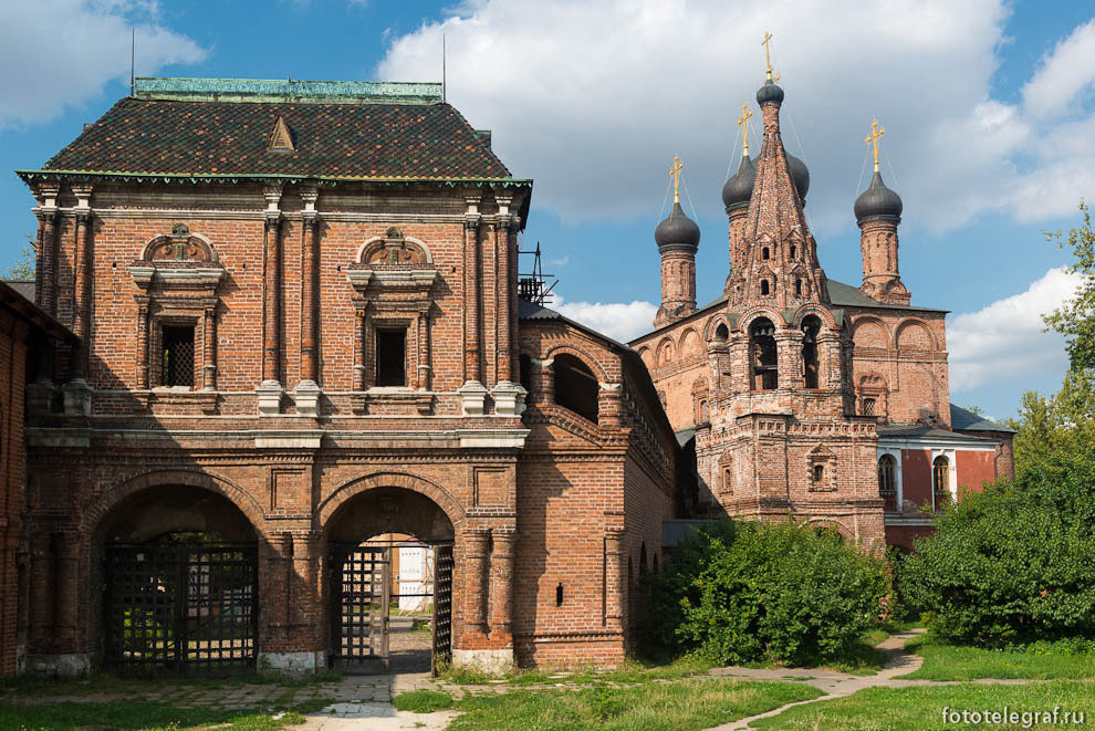 Древняя улица в центре Москвы