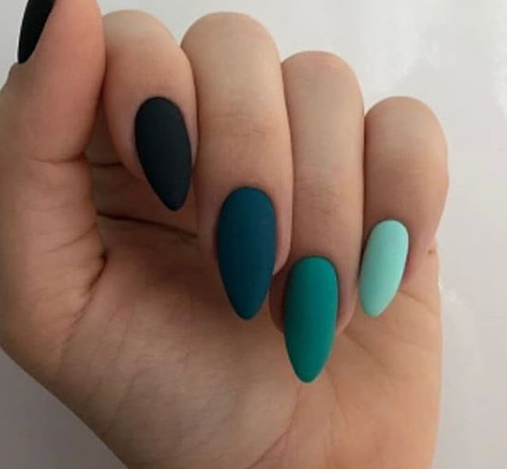 Источник фото instagram.com/idei_nail64 