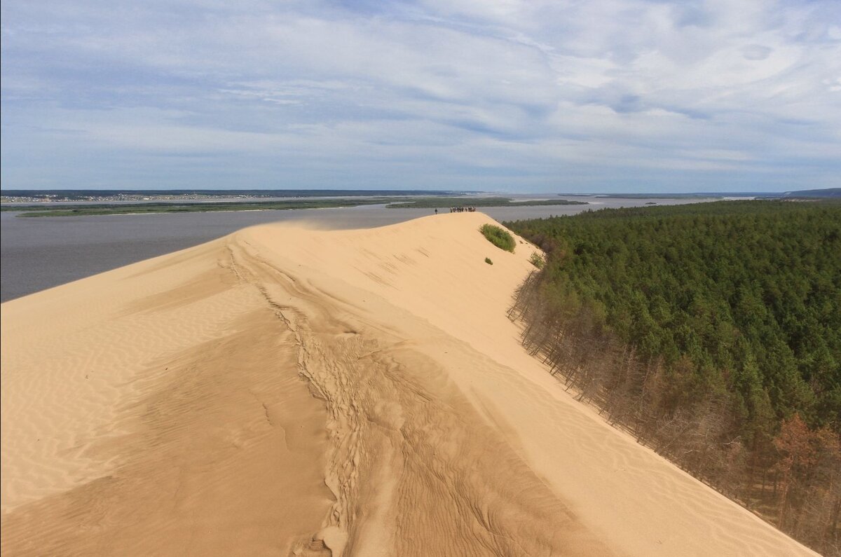 Песчаные дюны Якутии, в бассейне реки Лена.