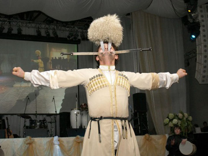 Грузинский мужской танец с платками