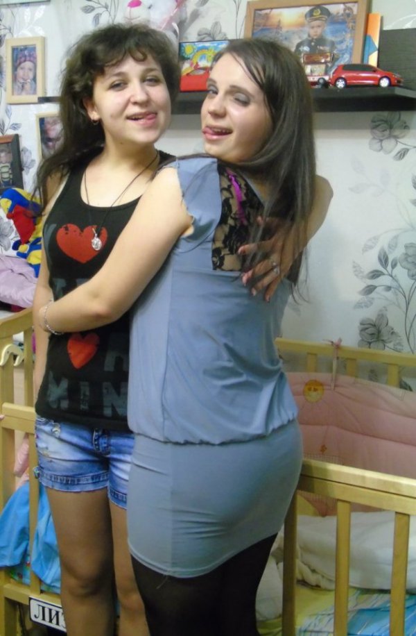 Девушки из социальных сетей. Дуры, хватит кобениться перед фотиком картинки