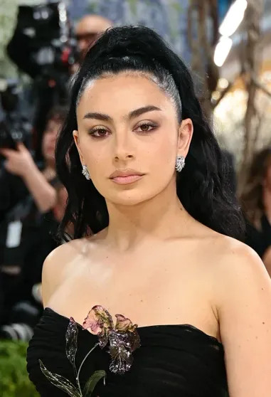 Met Gala — 2026: Кэти Перри, Сергей Брин с возлюбленной, Doja Cat, Лена Данэм на красной дорожке Николь, Кидман, Герелин, возлюбленной, Метрополитенмузее, Уильямс, Vogue, ПерриКэти, Винтур, Санчес, актриса, Лорен, НьюЙорке, благотворительный, вечера, проходит, Винус, Джефф, Безос, планеты