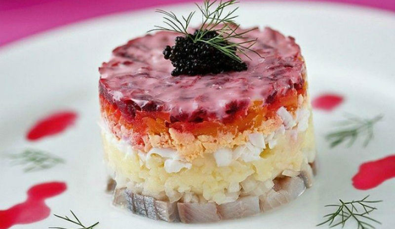 «Взрослые закусывают этим водку — так вкуснее», иностранцы о русской кухне - актуальные новости по теме Иностранцы на Toplenta