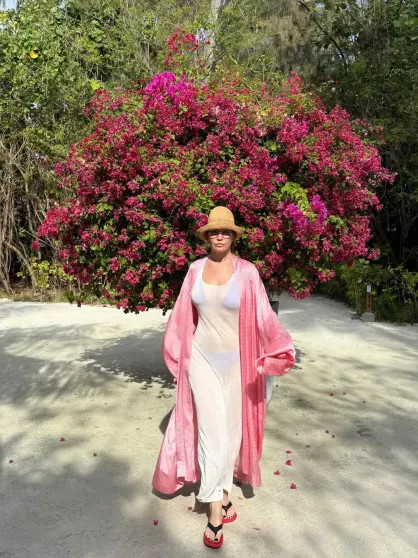 Круизы, бикини и выставки: где и как отдыхают Ксения Собчак, Кристина Романова с детьми, Виктория Лопырёва, Екатерина Климова и жена миллионера Инесса Шевчук Мухина, Ирина, дочерьюЕкатерина, Елена, Самойлова, Шевчук, Климова, Бондаренко, дочерьми, гуляет, Доронина, Инессы, Ксения, ШевчукФото, Кристина, Романова, ШевчукИнесса, Оксана, Расковалова, РомановаКристина