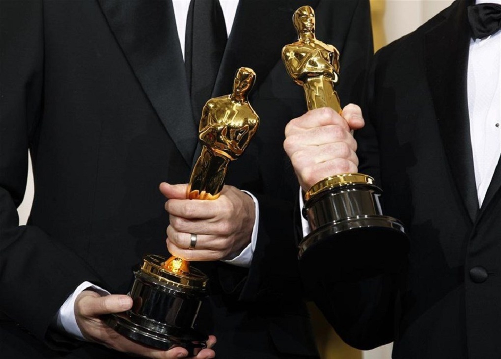 Премия своим. Кинопремия Оскар 2022. Оскар (кинопремия, 2023). Оскар (кинопремия, 2024). Кинопремия Оскар статуэтка.