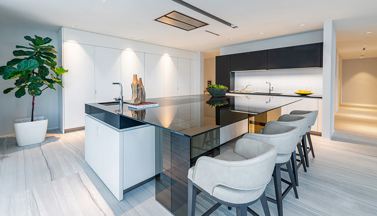 В гостях у Дэвида и Виктории Бекхэм: новые фотографии их пентхауса в Майами за 24 миллиона долларов В гостях у Дэвида и Виктории Бекхэм: новые фотографии их пентхауса в Майами за 24 миллиона долларов Стиль жизни,Дома звезд