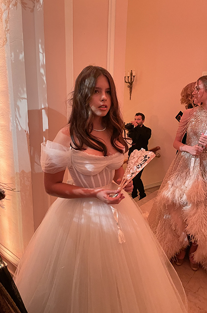 Юбилейный Бал дебютанток Tatler прошел в формате COVID-free, но без масок — и это никого не напугало Новости