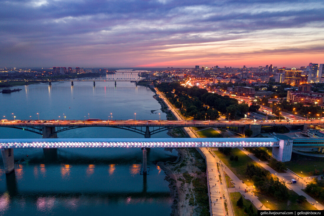 Новосибирск город набережных. Новосибирский метромост Новосибирск. Михайловская набережная Новосибирск. Метромост через Обь в Новосибирске. Метромост в Новосибирске самый длинный.