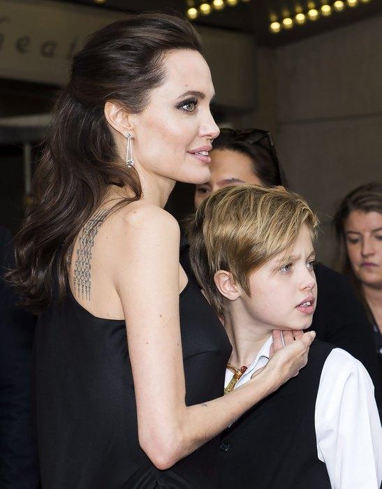 Анджелина Джоли рассказала о предстоящей смене пола Шайло Шайло, сменить, Джоли, своем, самого, называть, никогда, мальчиком, чтобы, совершеннолетия, заявила, наследница, звездная, Magazine, чемто, непоколебима, решении, «Иногда, сообщает, спросить