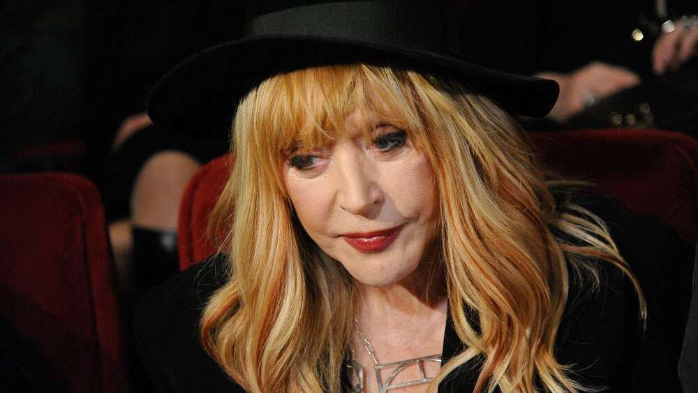 Миро усомнилась в словах Пугачевой о возращении в Россию осенью