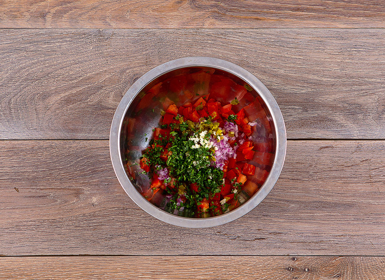 Сытный ужин: запеченная форель с томатной сальсой и кремом из зеленого горошка Стиль жизни,Еда и рецепты