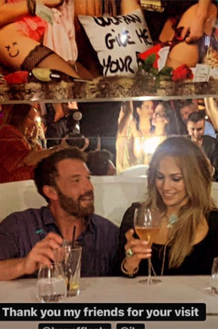 Поцелуи, вечеринка и культовый момент из клипа: как Дженнифер Лопес отметила день рождения с Беном Аффлеком в Сен-Тропе Звездные пары