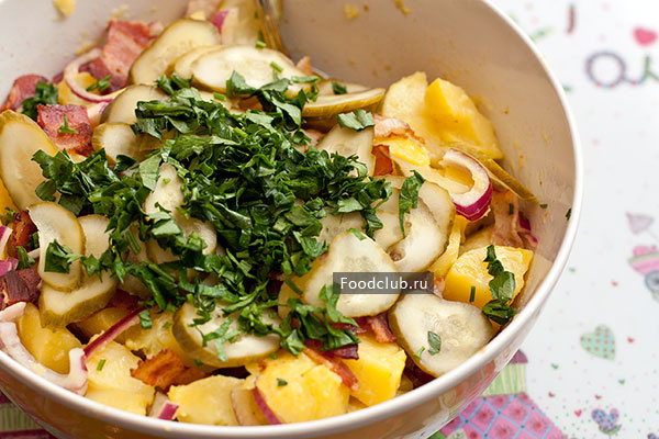 Картофельный салат с красным луком салаты