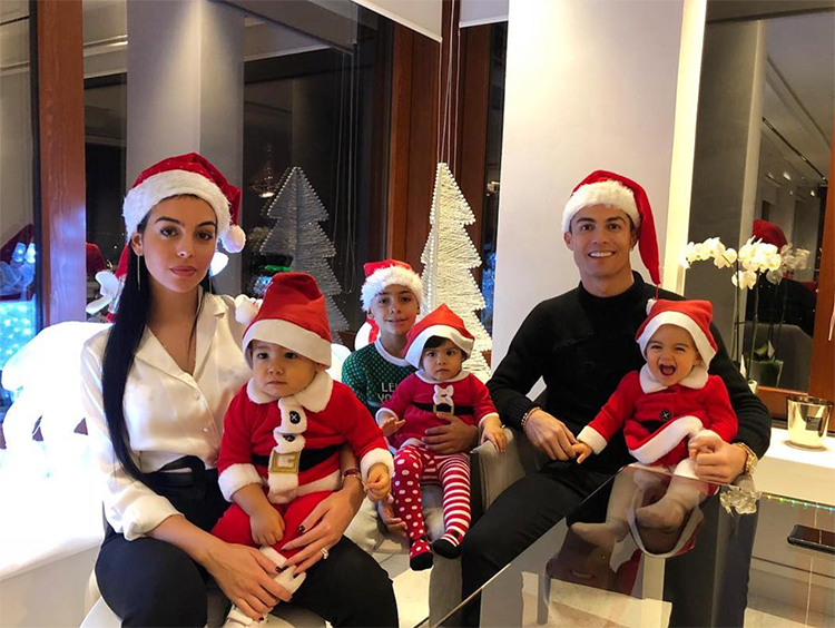 У Криштиану Роналду 200 миллионов подписчиков в Instagram: какие фото помогли ему установить рекорд и сколько он на этом зарабатывает У Криштиану Роналду 200 миллионов подписчиков в Instagram: какие фото помогли ему установить рекорд и сколько он на этом зарабатывает Звезды,Новости о звездах