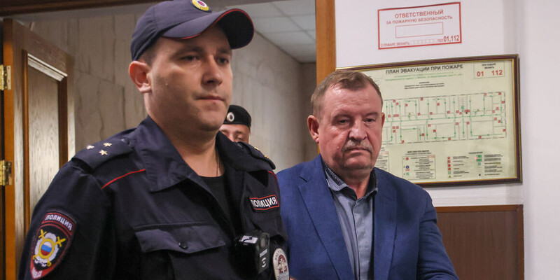 В Москве начался суд на питерскими генералами-ГАИшниками, набравшими взяток на 65 млн руб. Кучно пошли