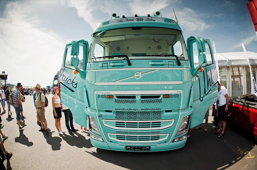 Шикарный тюнинг Volvo FH540 к 30-летнему юбилею компании 