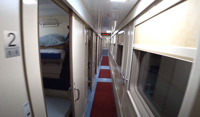 Россиянка рассказала, чем ее разочаровало путешествие на двухэтажном поезде