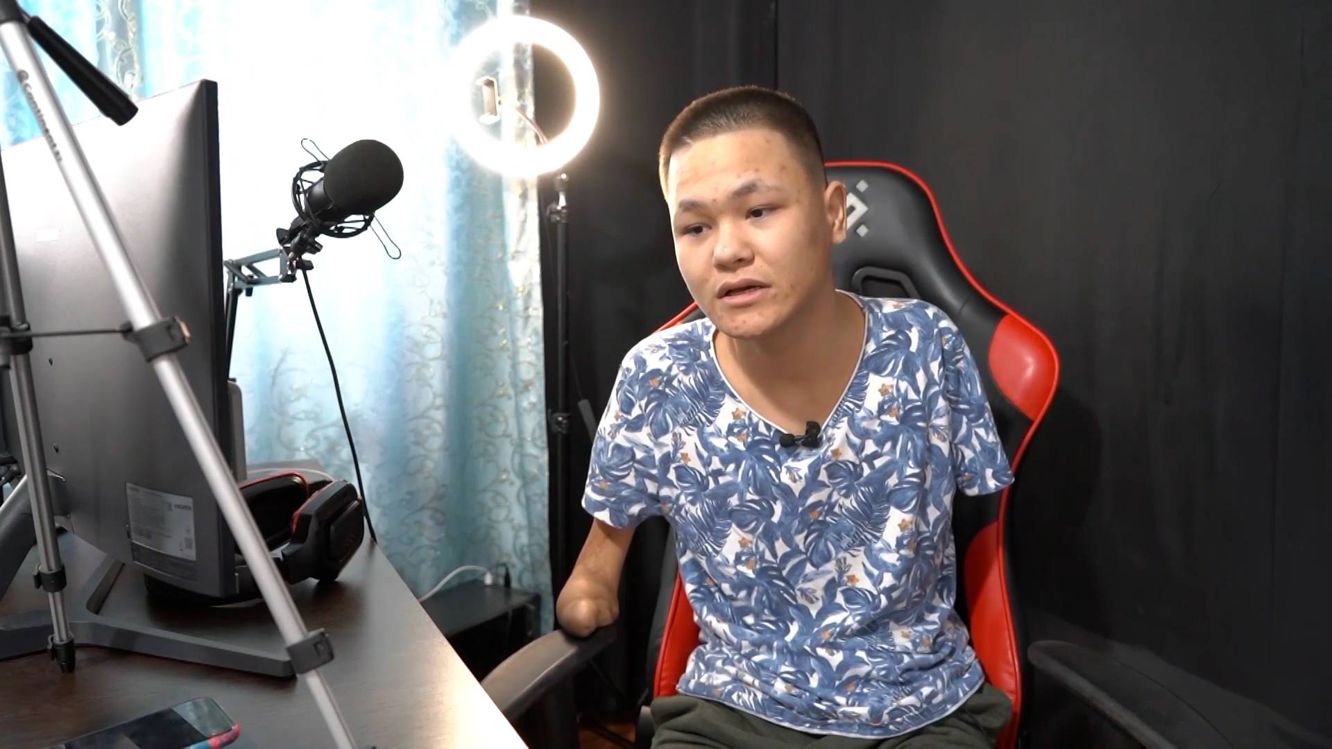 Казахстанский стример без рук мечтает стать киберспортсменом