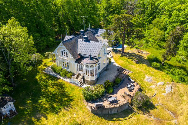 Бывший дом Астрид Линдгрен в Стокгольме этаже, стоит, Villa, Пеппи, первом, можно, комнаты, небольшая, «Курица», промышленника, стало, находятся, верхнем, кухней, когда, Kullen, столовой, шести, шведских, Приобрести