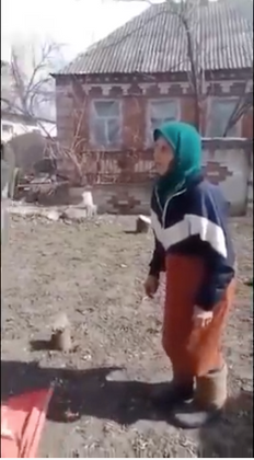 Бабушку со Знаменем Победы зовут Анна, она отказалась эвакуироваться