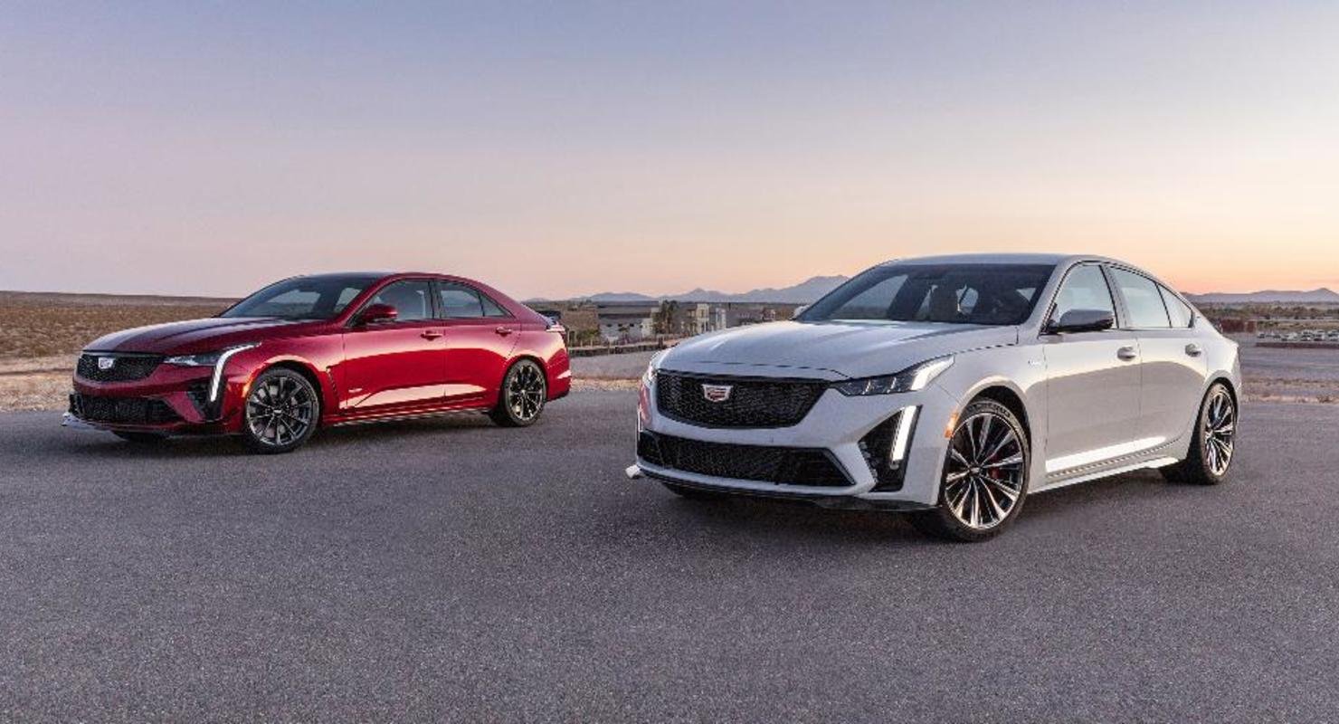 Corvette C8 соперничает с Cadillac CT5-V Blackwing в уникальной гонке