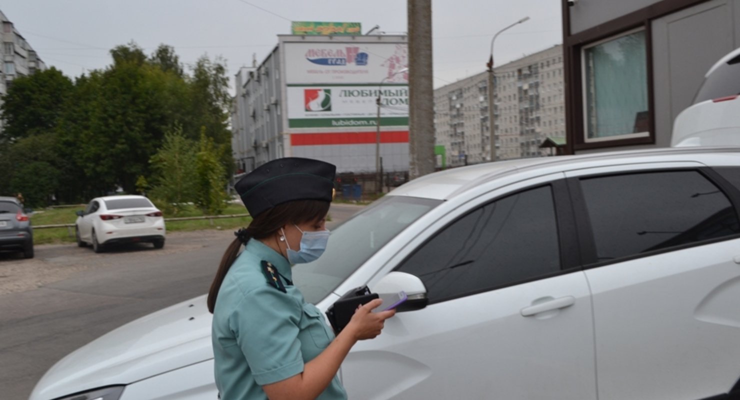 Водителей будут лишать прав за долги свыше 10 тысяч рублей Автомобили