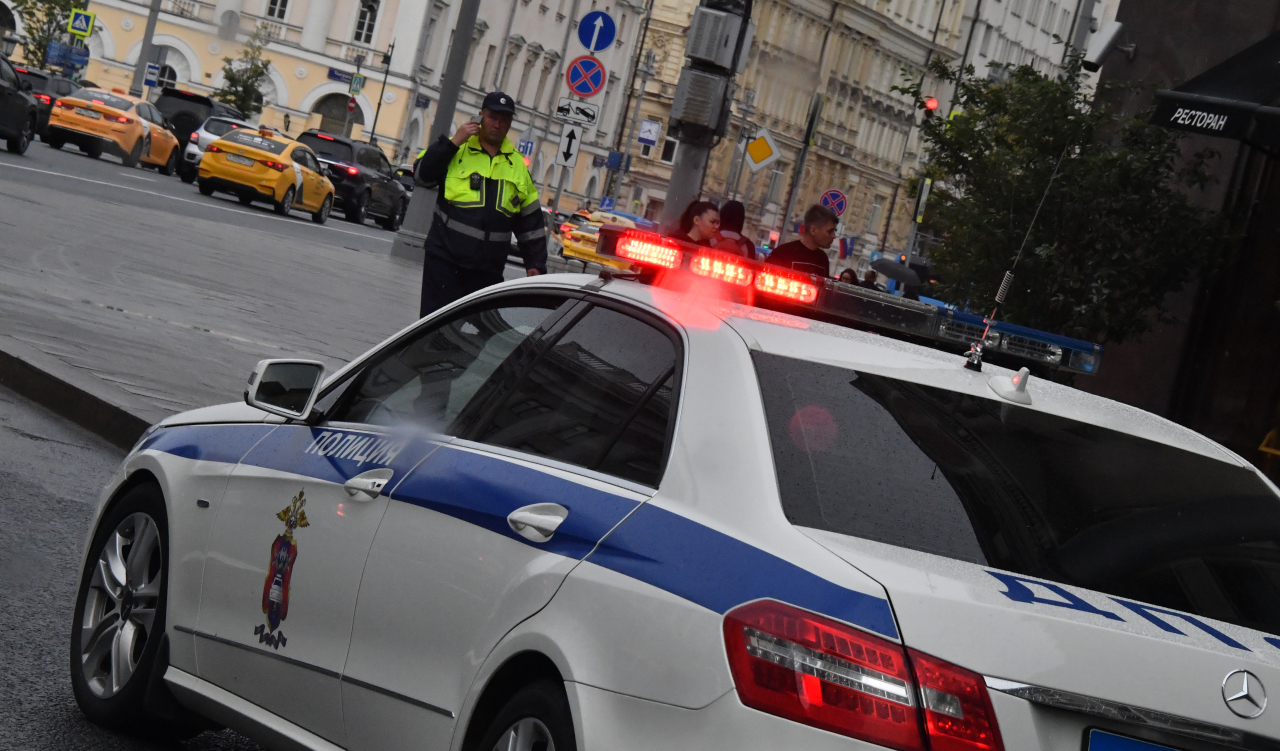 В Челябинске попал в аварию автомобиль Госавтоинспекции, ехавший на красный свет