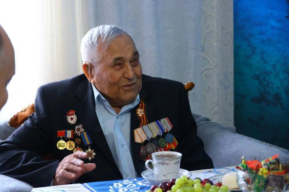 Ветеран Великой Отечественной из Валдая читает «ВолховЪ» ИД «Провинция»