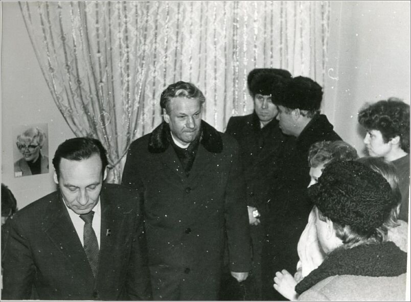 1977 год. Выступает Ельцин.  Первый секретарь Свердловского обкома ( ВИДЕО) война и мир