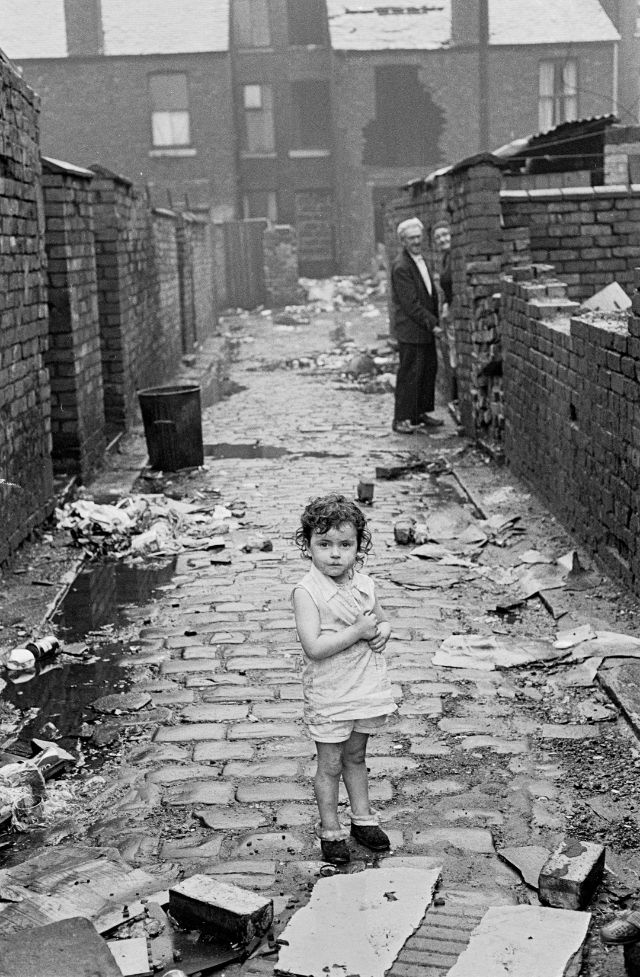 Жизнь в трущобах Манчестера интересные факты,история,мир,фотография,шок
