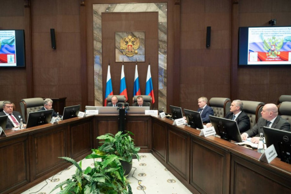 В Севастополе обсудили вопросы, связанные с защитой Крыма 
