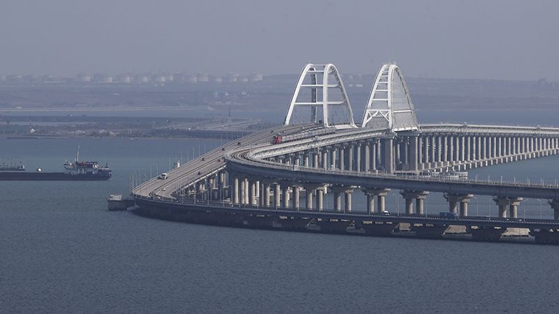 Минтранс РФ разработает новые маршруты для обеспечения Крыма товарами