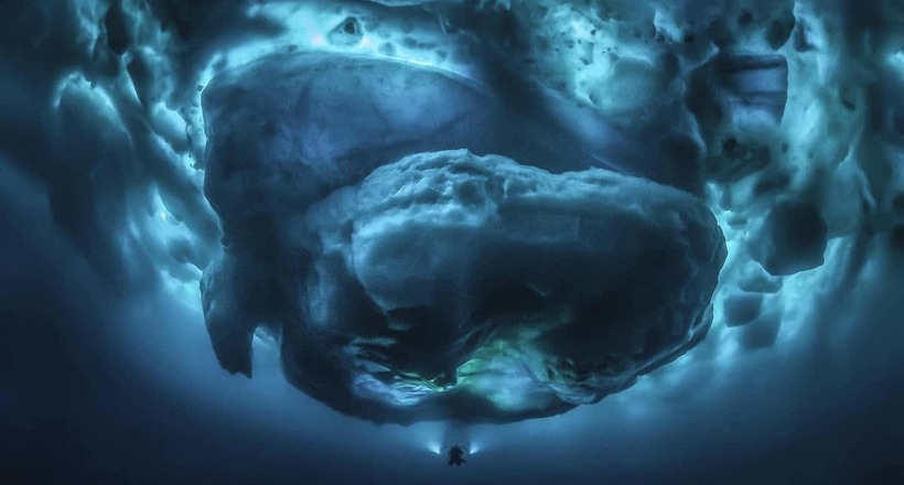Взгляд снизу: потрясающие снимки айсбергов Гренландии под водой
