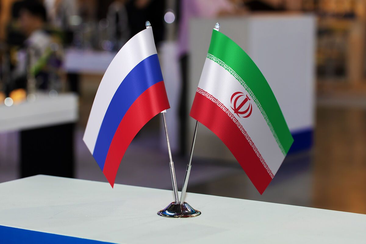Советник Харрази: между Ираном и РФ нет препятствий для сделок по вооружениям