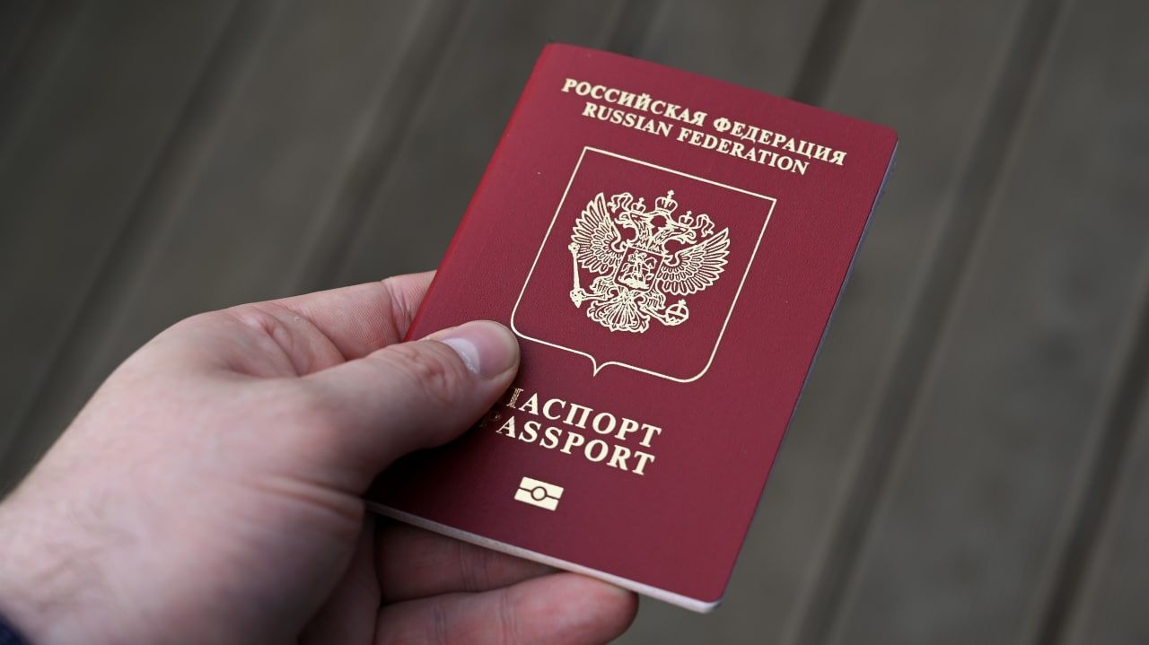 Минцифры приостановило проект внедрения цифровых паспортов в России 