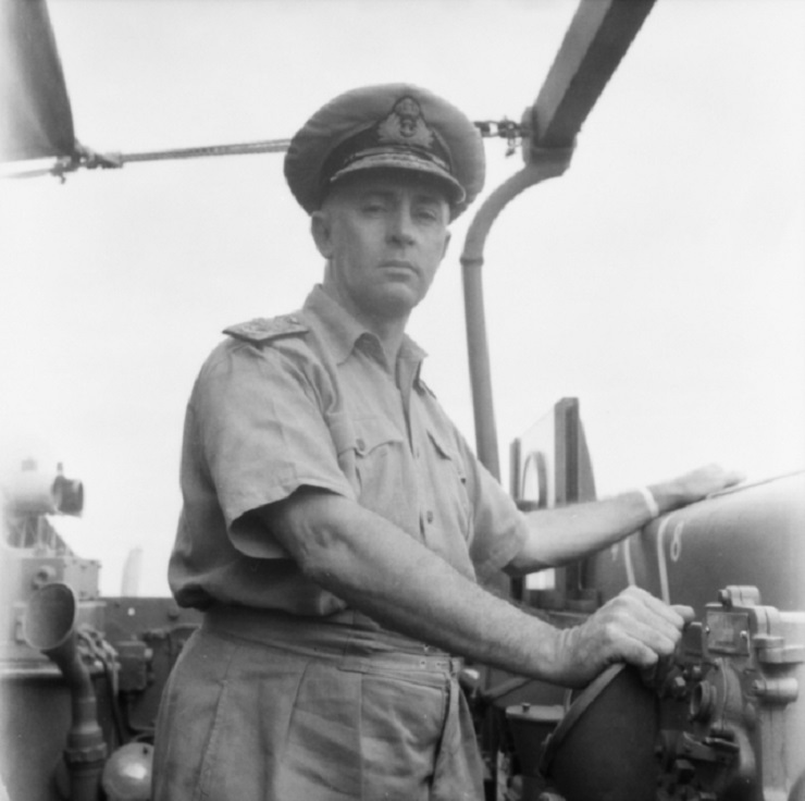 ​Коммодор Гарольд Фарнкомб, фото 1945 года awm.gov.au - «Отвага вашего корабля вдохновляла всех нас» | Warspot.ru