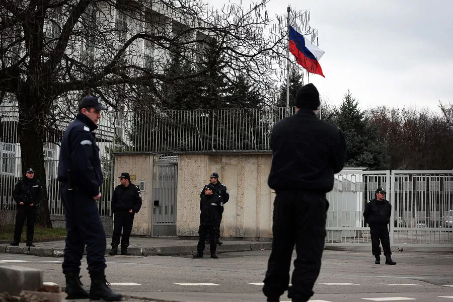РФ обвинили в порче бывшего здания консульства в Болгарии