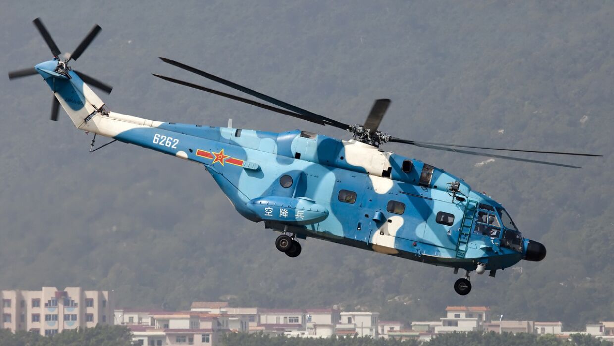Китайский транспортный вертолёт Z-8 армейской авиации НОАК