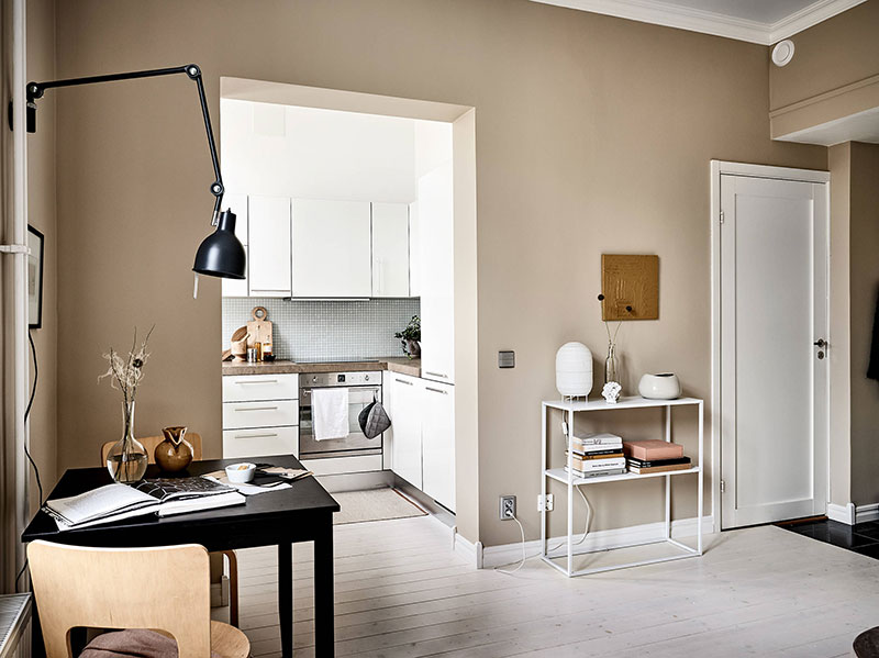 Маленькая квартира в песочных оттенках в скандинавском стиле Маленькая квартира в песочных оттенках в скандинавском стиле Гетеборг,желтый цвет,интерьер и дизайн,квартира,малометражка,Скандинавский стиль,Швеция