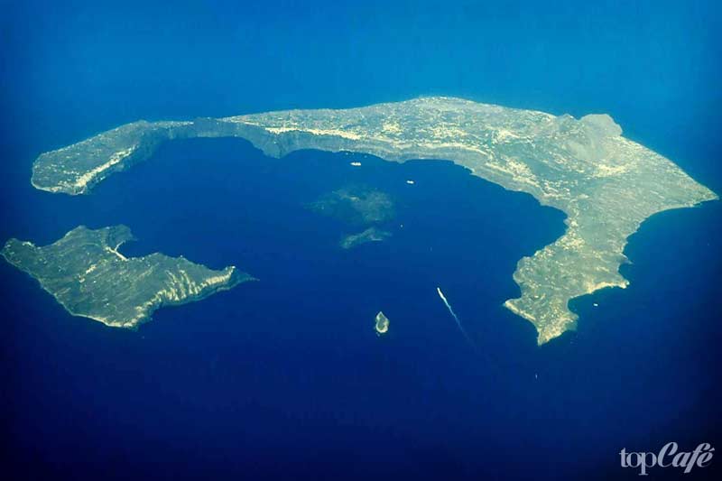 Мощные извержения вулканов уничтожило цивилизацию в Санторини