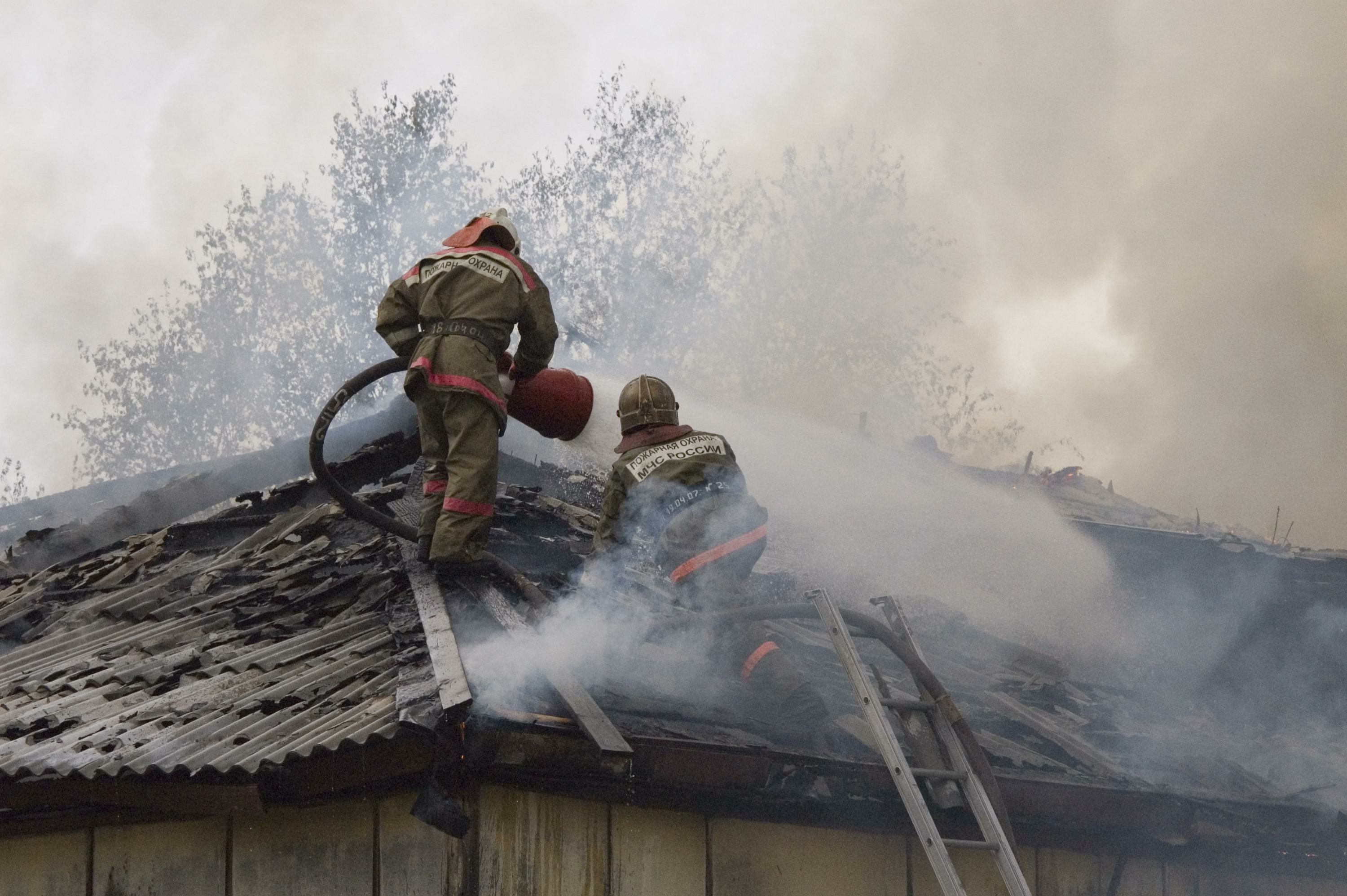 Спалил дом, чтобы скрыть убийство: пожар в Архангельске оказался криминальным