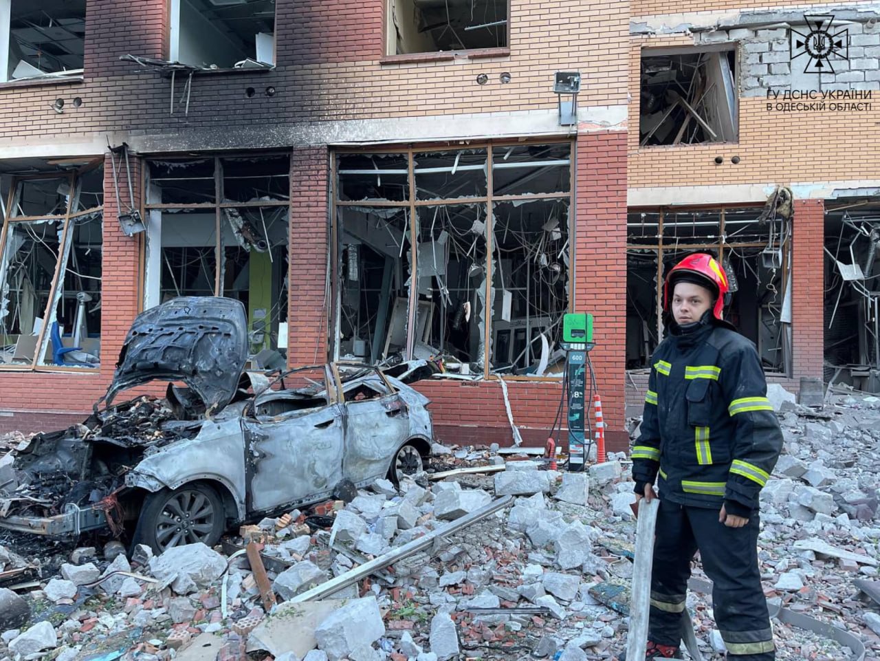 Одесса. Умалчивание о прилётах в объекты ВСУ и пиар на смертях мирняка Одесса. Умалчивание о прилётах в объекты ВСУ и пиар на смертях мирняка украина