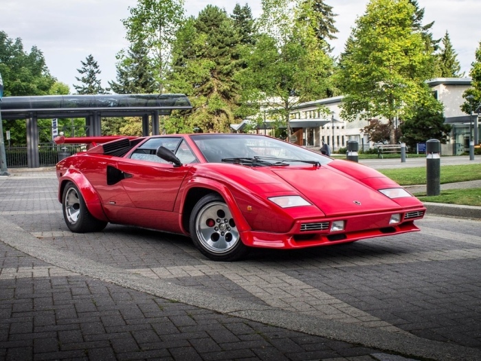 Lamborghini Countach способна разгоняться до 309 км/ч. | Фото: yandex.net