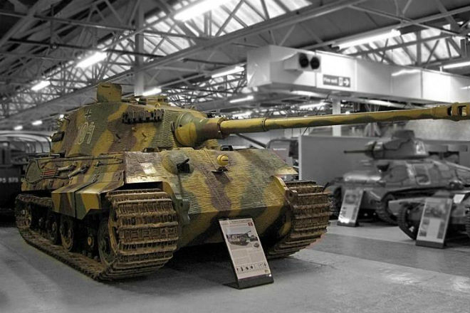 Супер Тигр: действительно неуязвимый танк или это просто миф «Тигр», больше, большой, тяжелый, мощный, достаточно, настолько, можно, танка, самого, соотвественно, шасси, башня, одной, башне, только, такую, создать, Размещать, пушку