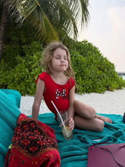 Круизы, бикини и выставки: где и как отдыхают Ксения Собчак, Кристина Романова с детьми, Виктория Лопырёва, Екатерина Климова и жена миллионера Инесса Шевчук Мухина, Ирина, дочерьюЕкатерина, Елена, Самойлова, Шевчук, Климова, Бондаренко, дочерьми, гуляет, Доронина, Инессы, Ксения, ШевчукФото, Кристина, Романова, ШевчукИнесса, Оксана, Расковалова, РомановаКристина