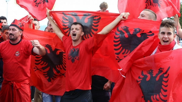 Грецию возмутило появление плаката о "геноциде албанцев" на матче Евро-2016
