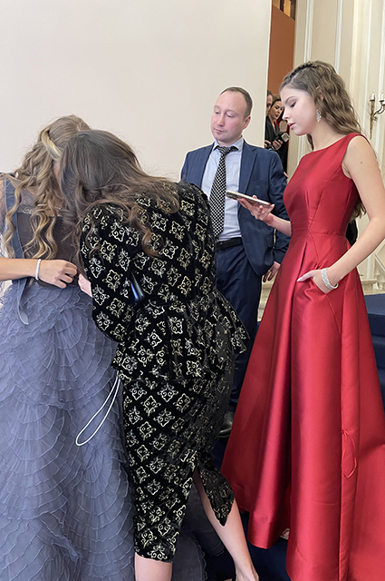 Юбилейный Бал дебютанток Tatler прошел в формате COVID-free, но без масок — и это никого не напугало Новости