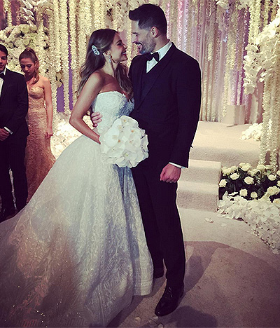 Торт-люстра, торт-облако и другие самые впечатляющие свадебные торты знаменитостей Торт-люстра, торт-облако и другие самые впечатляющие свадебные торты знаменитостей хроника, звезды, торты